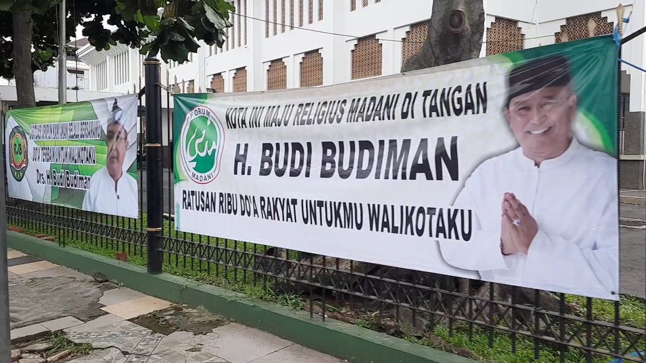 Dukungan warga Tasikmalaya terhadap Budi Budiman, di masjid agung Kota Tasikmalaya.