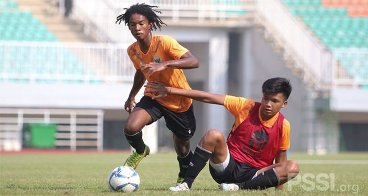 Aksi pemain muda Persib Bandung, Ronaldo Kwateh di Timnas Indonesia U-16, Rabu 18 November 2020