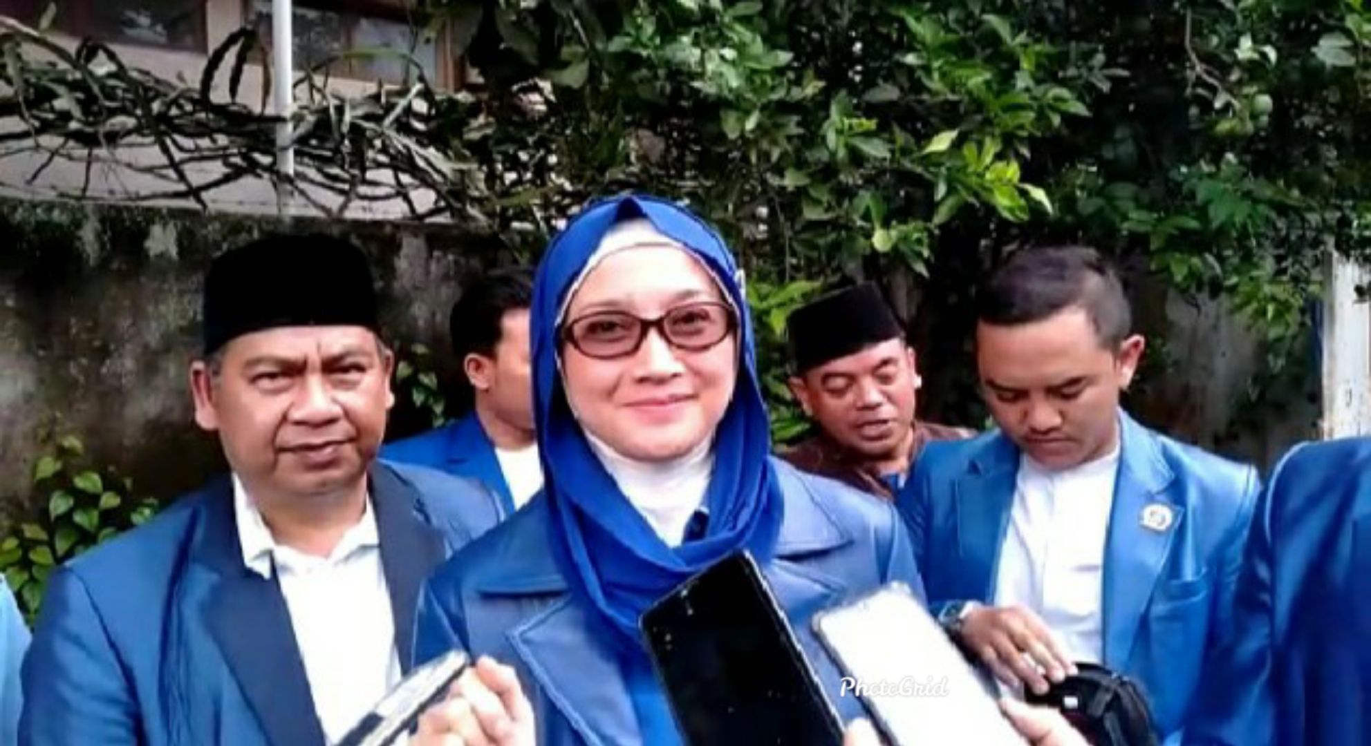  Desy Ratnasari artis cantik yang kini mejadi Ketua DPW PAN Jawa Barat, menjadi salahsatu sosok wanita yang disebut-sebut akan maju di Pilgub Jabar 2024.