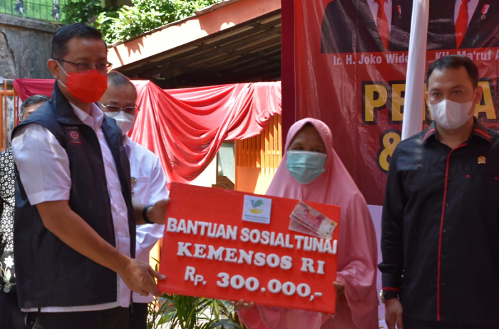 Mensos Juliari P. Batubara saat kunjungan kerja ke Jawa Tengah.*