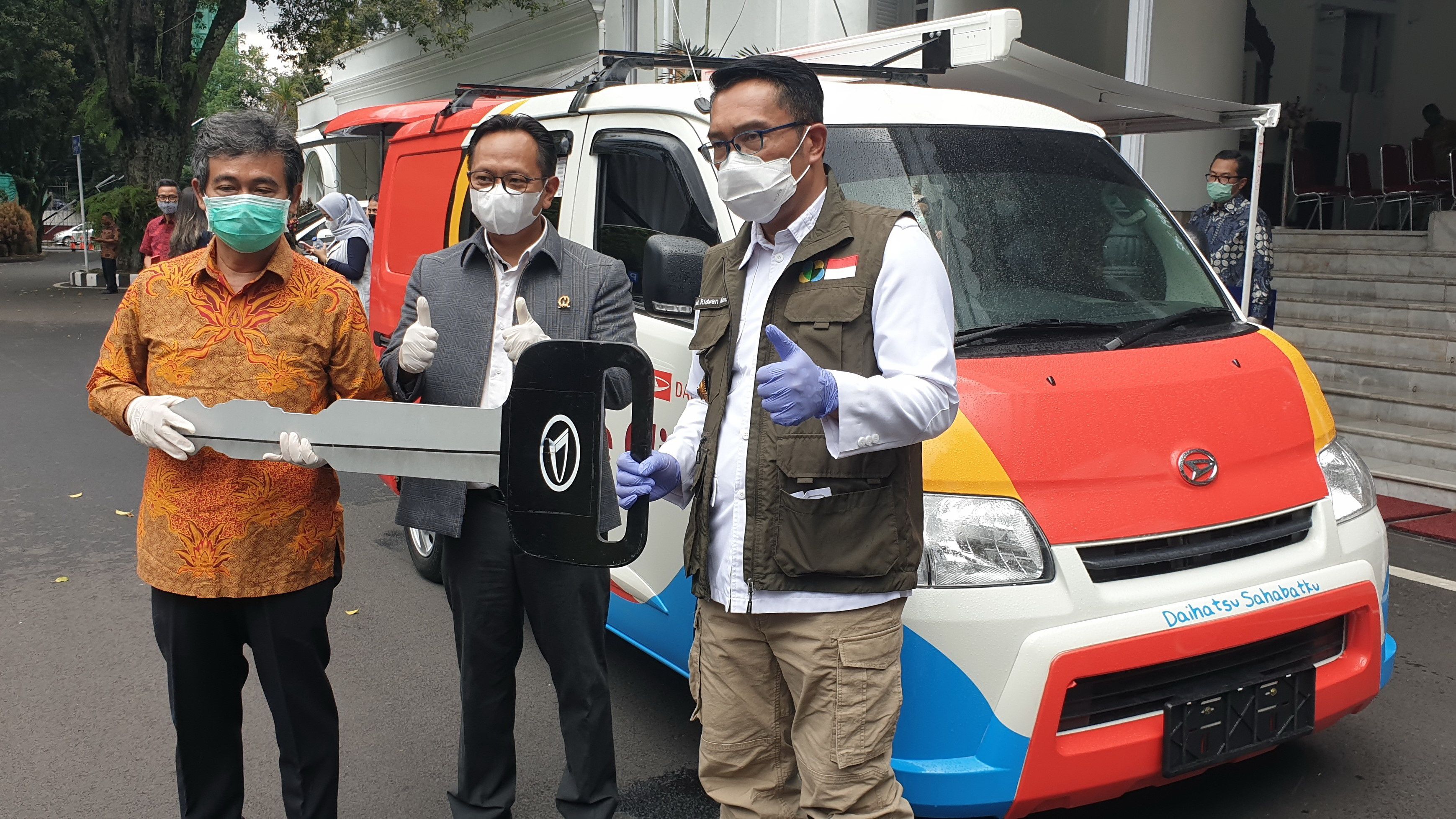 Daihatsu Donasikan Dua Unit Modifikasi Gran Max Untuk Mobil Klinik Ke Pemprov Jawa Barat Zona Priangan