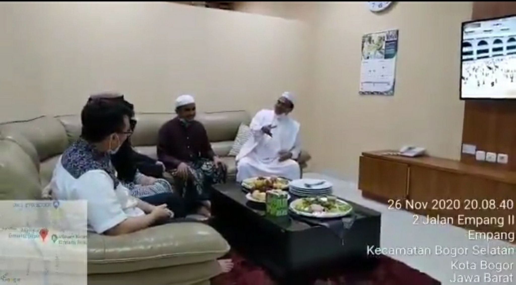 Tangkapan layar video Habib Rizieq Shihab saat berada di RS Ummi Kota Bogor, Viral Video Habib Rizieq Saat di Rumah Sakit, Berikut Kondisi Imam Besar FPI Ini. 