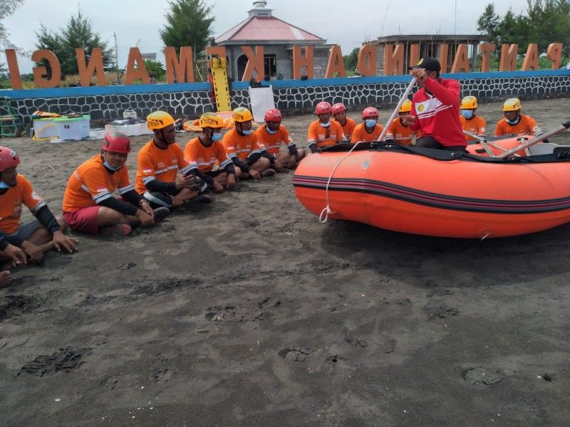 Pelatihan Berakhir Relawan Baznas Tanggap Bencana Kendal Punya Kemampuan Water Rescue Kendalku