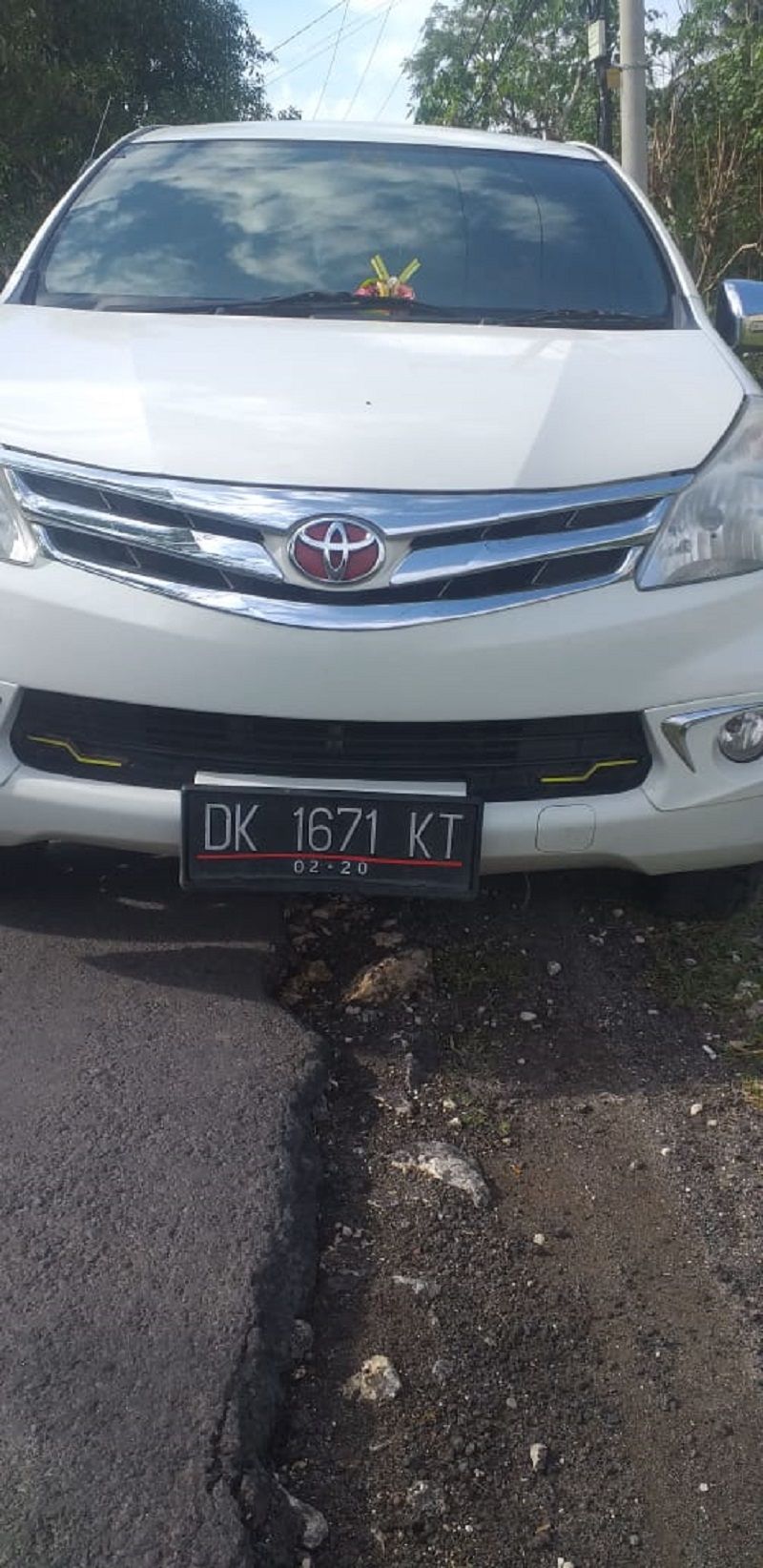 Mobil yang ikut diamankan oleh Reskrim Polsek Nusa Penida, Klungkung Bali untuk penyelidikan lebih lanjut kasus pencurian belasan aki oleh seorang pelajar