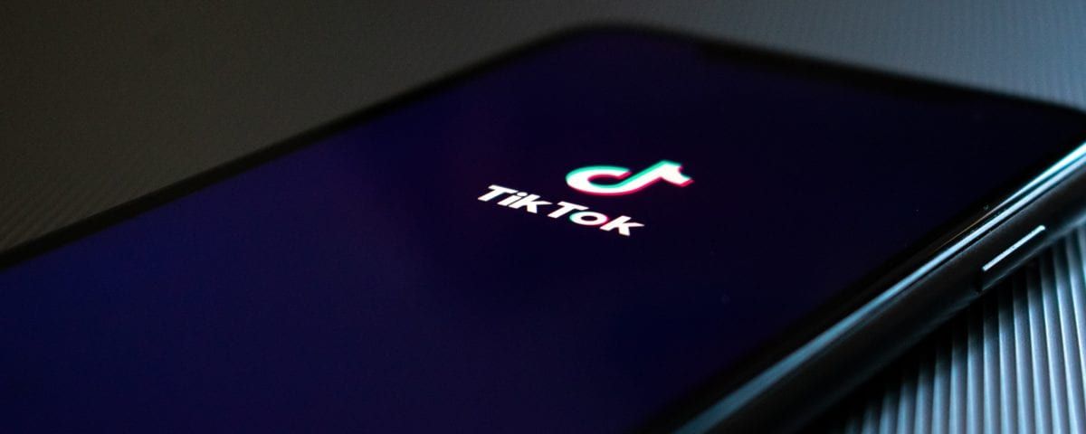 Lirik lagu Sofia – Clairo, yang Viral di TikTok - Lamongan Today
