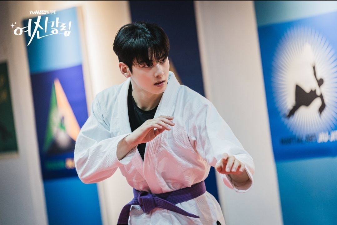 CHa Eun Woo berlatih keras Jiu Jitsu untuk perannya dalam True Beauty.