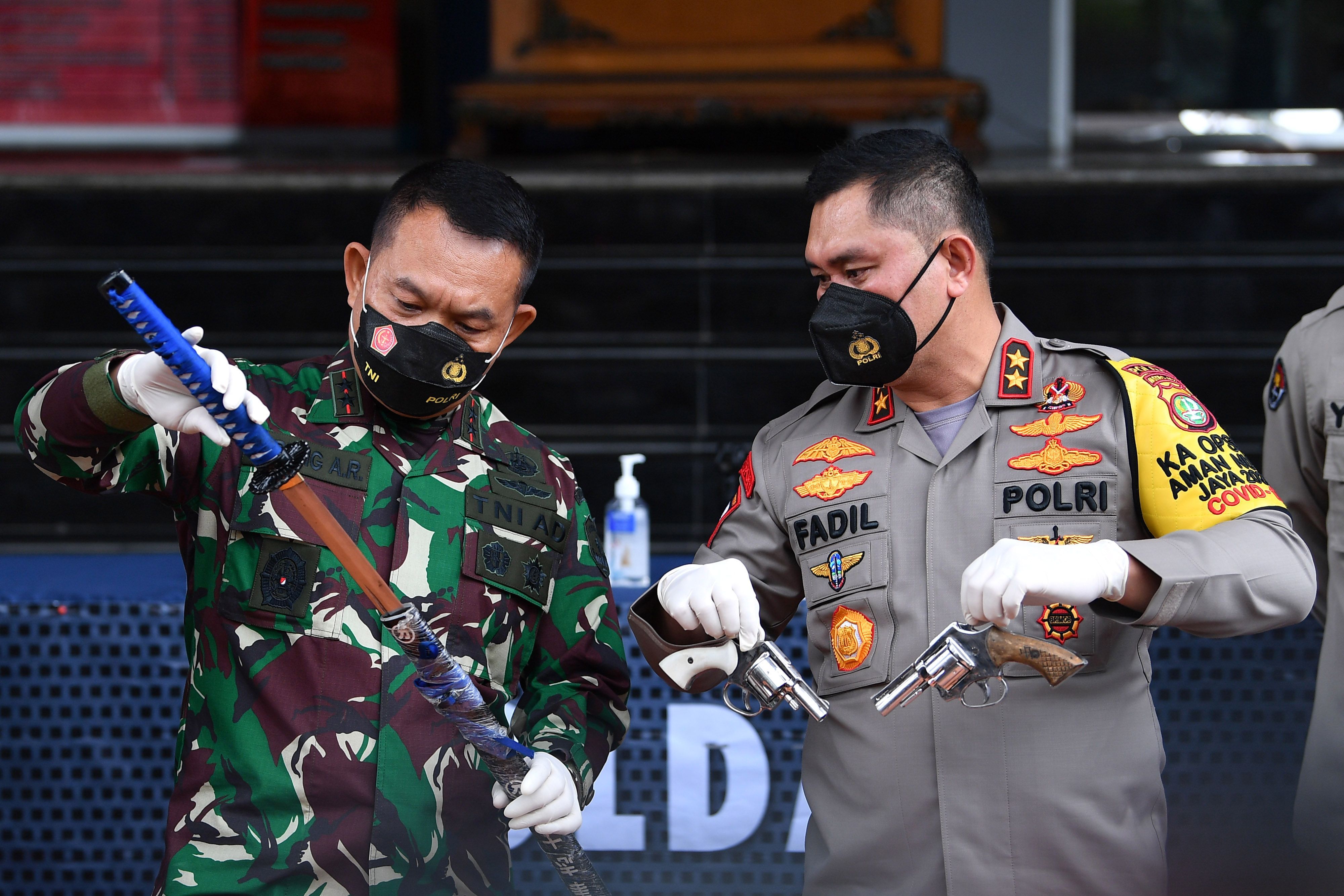 Amnesty Internasionl Indonesia desak polri bersikap transparan terkait insiden penembakan mati enam simpatisan FPI.