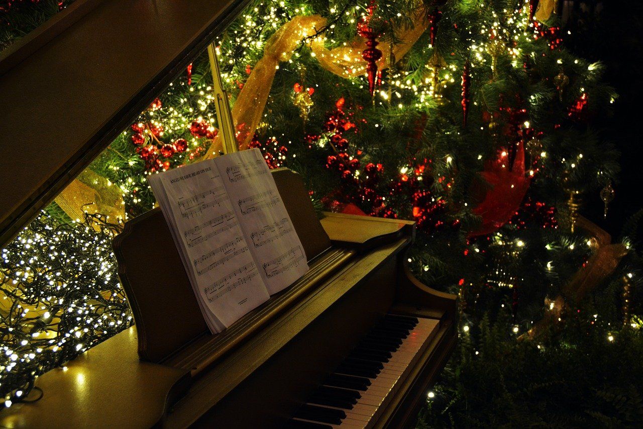 Chord Dan Lirik Lagu Kenangan Natal Di Dusun Kecil Charles Hutagalung Portal Kudus