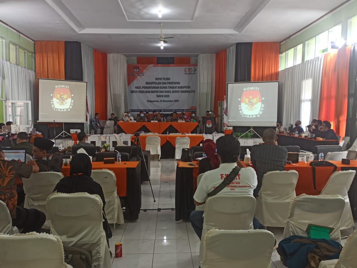 Rekapitulasi penghitungan suara KPU Tasikmalaya di Gedung Dakwah Islamiiyah Singaparna