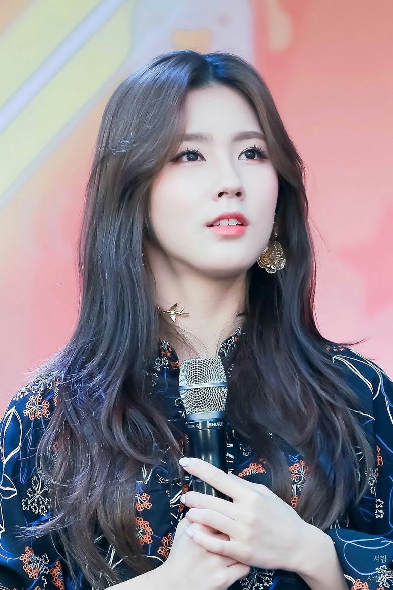 Miyeon (G) I-DLE