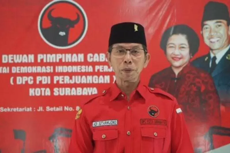 Ketua DPC PDIP Surabaya, Adi Sutarwijono.*