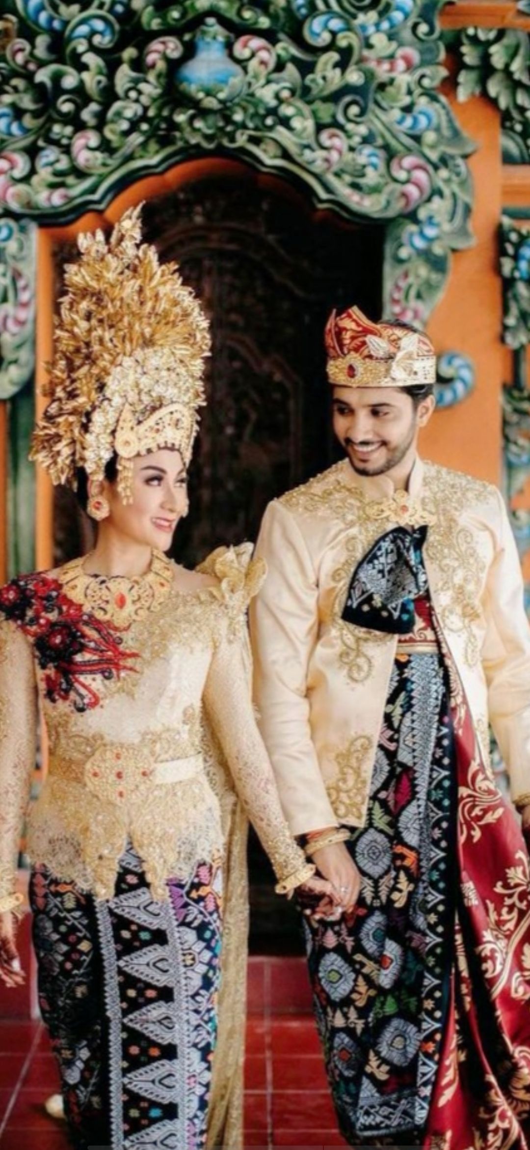 Bintang serial India Chandra Nandini, Gautam Nain resmi menikahi cewek asal Indonesia, Soffie Marchue yang berprofesi sebagai pengusaha kuliner yang tajir