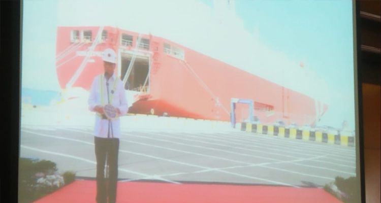 Menhub Budi Karya saat soft launching dan pengoperasian perdana Pelabuhan Patimban, Subang, Jawa Barat, Minggu 20 Desember 2020