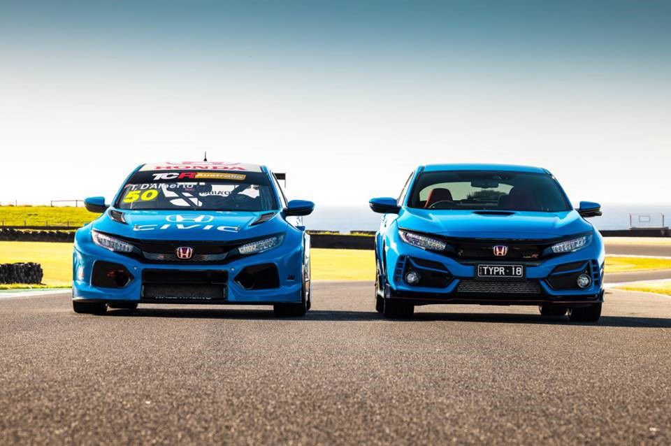 Warna biru yang mencolok akan menjadi fitur utama untuk pembalap D’Alberto sepanjang musim 2021.