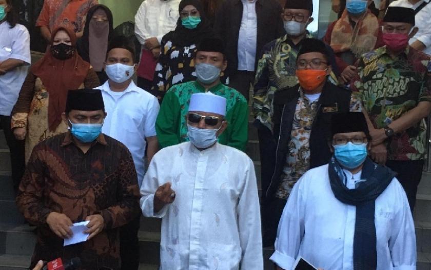 Perkumpulan para ulama yang mengatasnamakan Ksatria Nusantara melaporkan Munarman ke Polda Metro Jaya.*