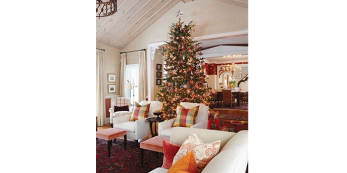 Tips untuk Hadirkan Suasana Natal di Rumah: Pilih ornamen dekorasi yang sesuai