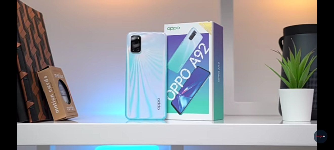 OPPO A92.