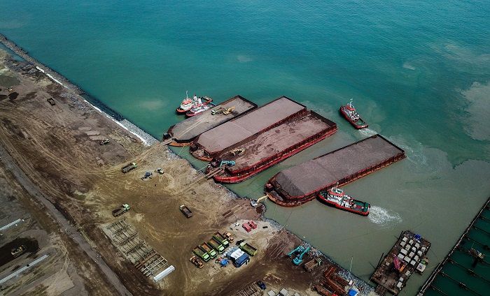 Foto udara proyek pembangunan Pelabuhan Patimban, Kabupaten Subang, Jawa Barat. Foto ini diambil Rabu 18 November 2020