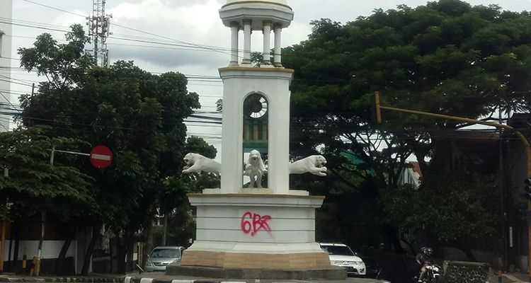 Tugu Maung di Persimpangan Jalan Wastukencana-Cihampelas Kota Bandung jadi korban vandalisme, Sabtu 26 Desembe 2020