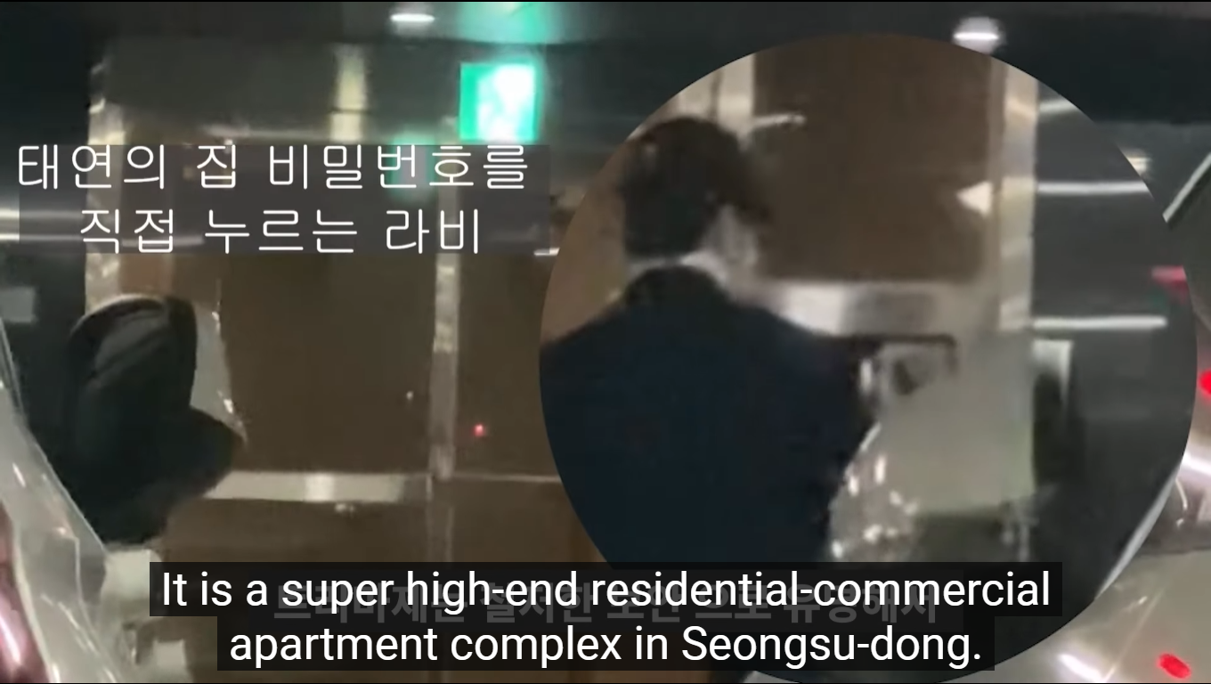 Ravi VIXX saat memasukkan kode sandi di apartemen Taeyeon SNSD