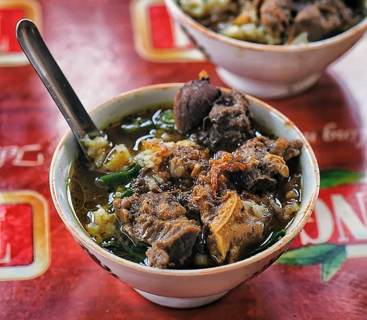 Nasi Grombyang, salah satu makanan khas Jawa Tengah yang populer di kalangan wisatawan