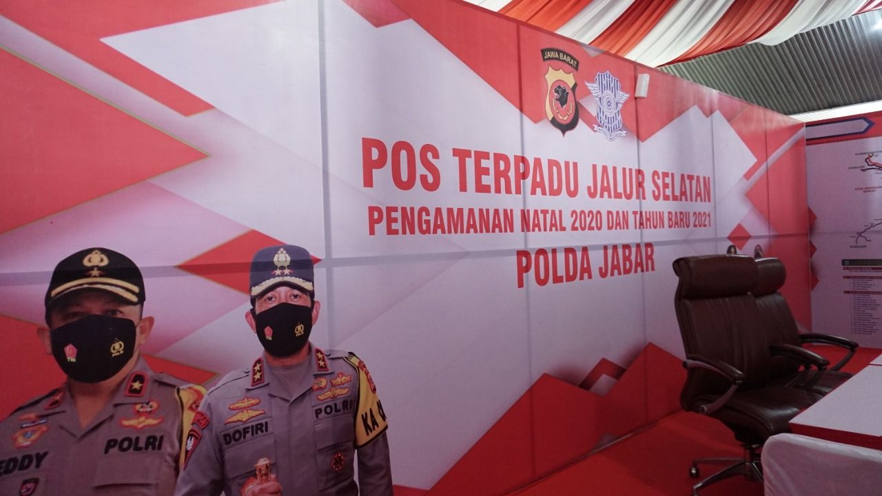 Baliho Natal Dan Tahun Baru 2021 / Polsek Belitang Pasang ...