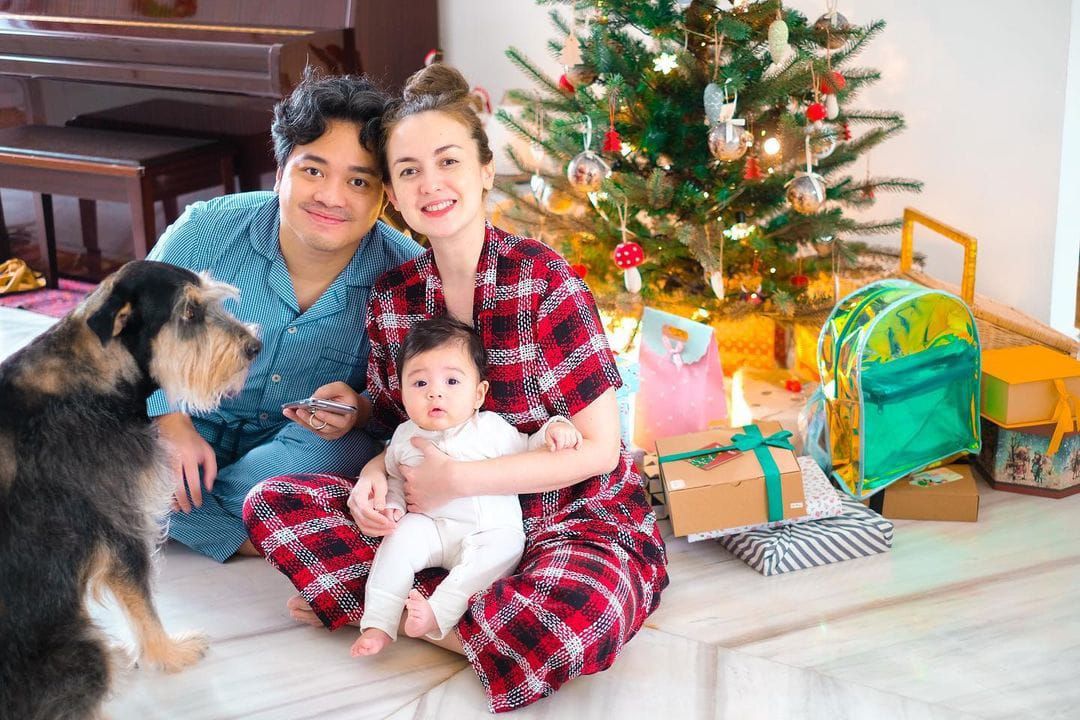 Foto Rianti dan keluarga rayakan Natal. 