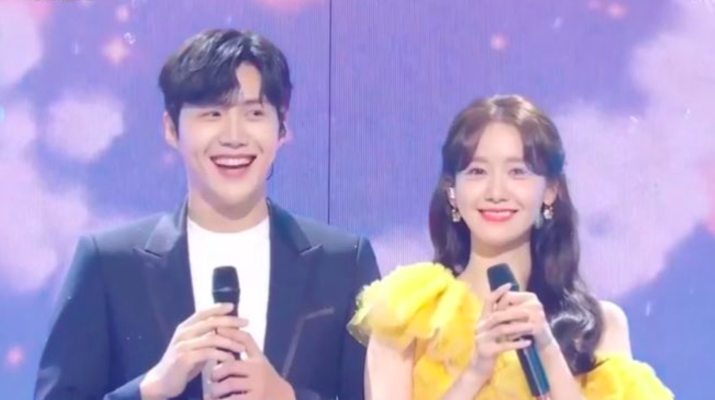 Kim Seon Ho Dan Yoona Snsd Duet Di Panggung Mbc Gayo Daejejeon 2020 Kabar Joglo Semar