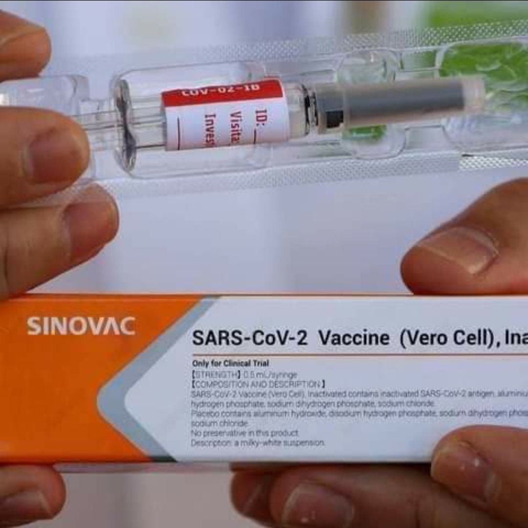 Foto vaksin Sinovac dalam pesan berantai yang menyebar melalui WA.
