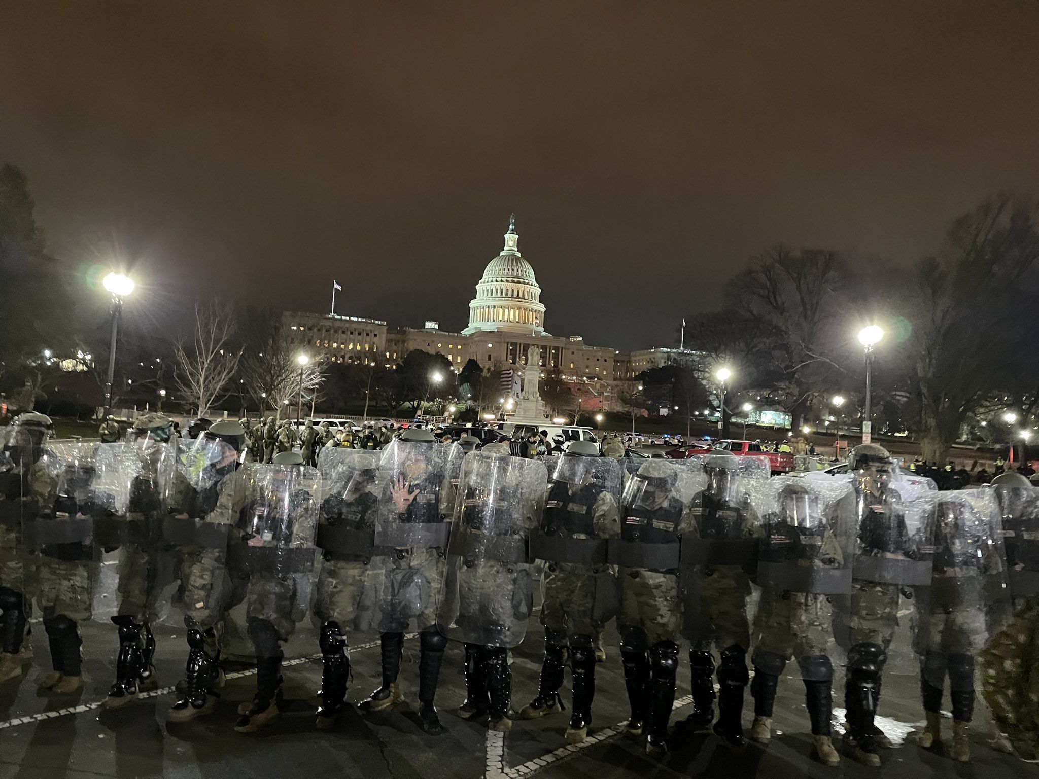 Massa Serbu Gedung Capitol, Donald Trump Dituduh Berupaya ...