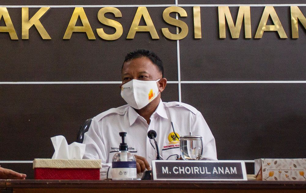  Komisioner Komnas HAM Mohammad Choirul Anam menyampaikan paparan tim penyelidikan Komnas HAM atas peristiwa KM 50 Tol Cikampek di Jakarta, Jumat 8 Januari 2021.