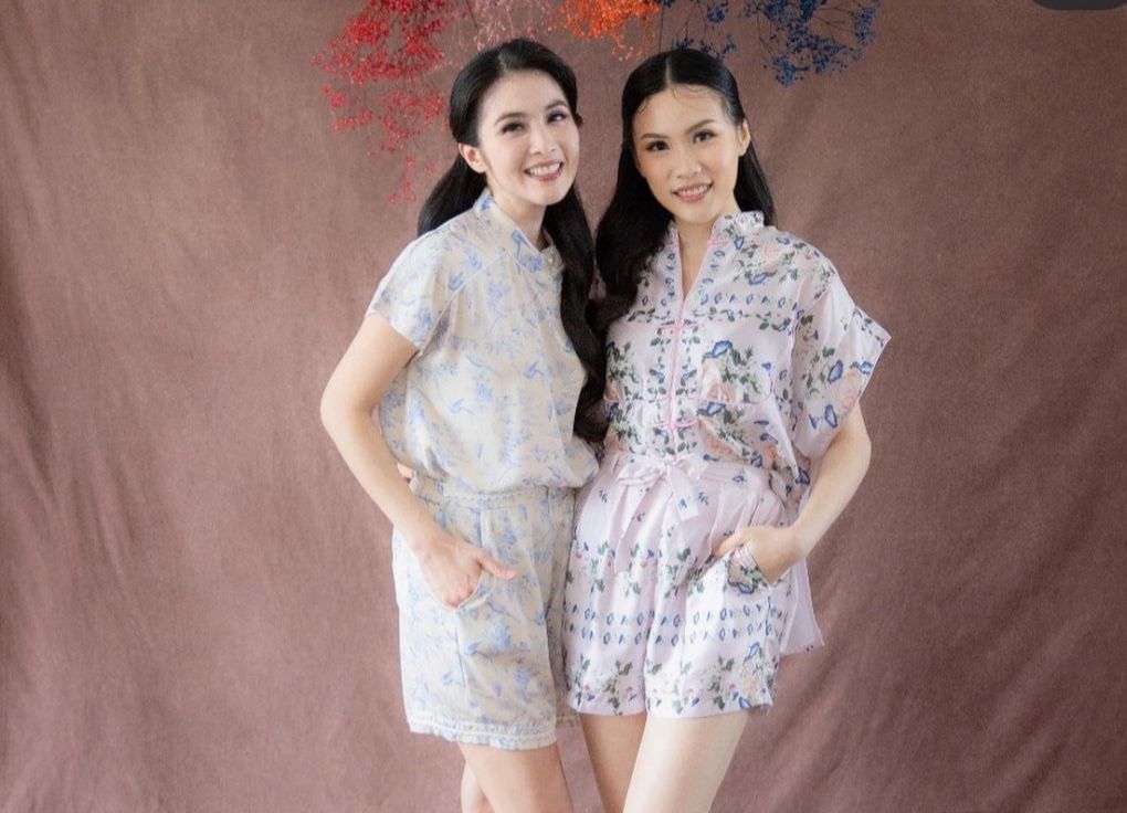 Sandra Dewi dan Cynthia Tan membuat brand fashion Claire New year dengan kiblat kekinian.