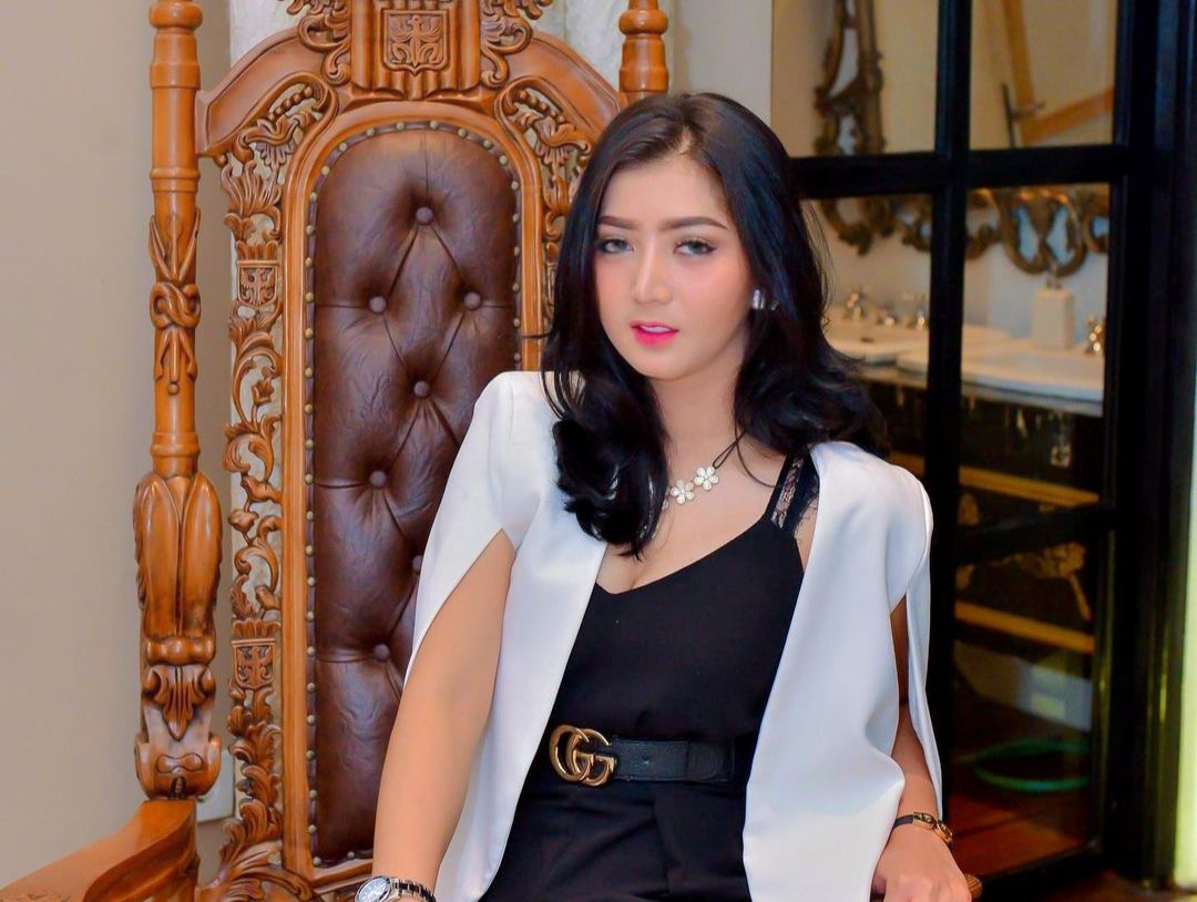 Profil Biodata Pratiwi Noviyanthi, Pramugari Cantik Populer, Jadi ...