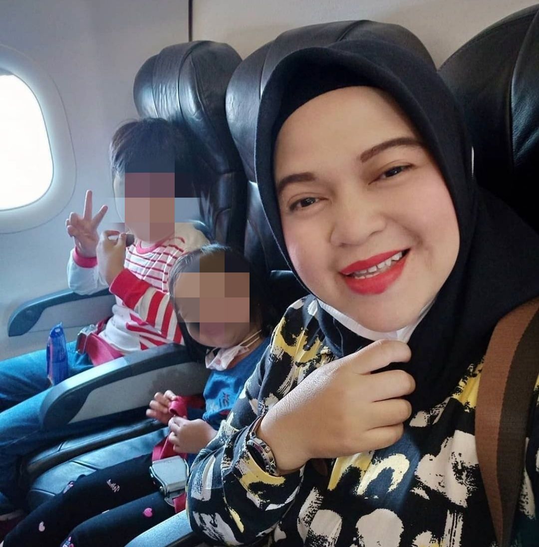 Inalilahi Wainailaihi Rajiun Ibu Cantik Dan Dua Anaknya Lakukan Ini Sebelum Sriwijaya Air Jatuh Portal Brebes