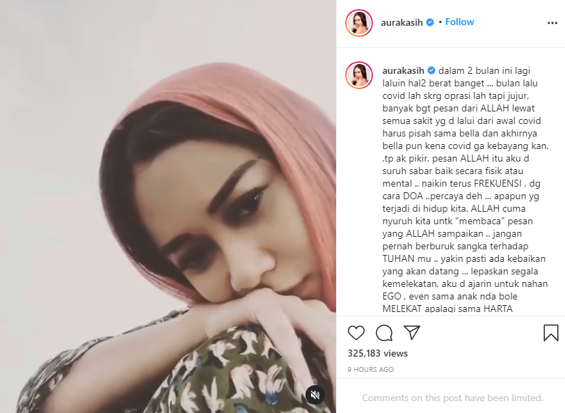 Tangkapan layar instagram Aura Kasih saat mengabarkan bahwa putrinya positif terpapar virus corona