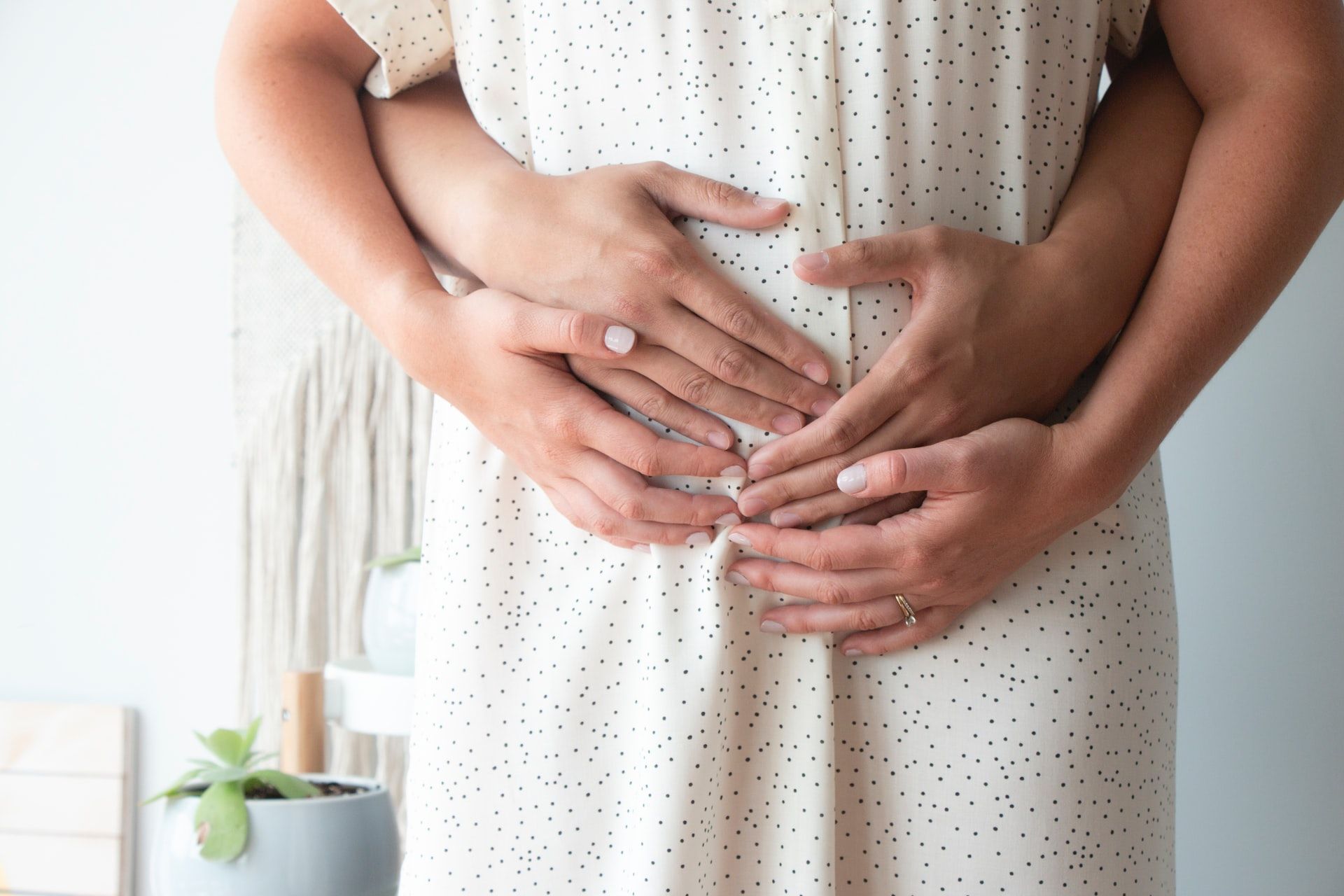 Ibu Hamil (unsplash.com)