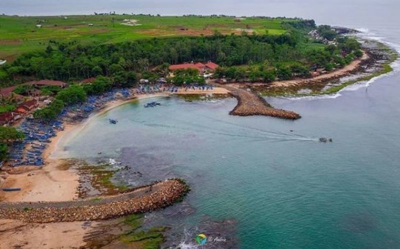 Pantai Ranca Buaya, salah satu tempat wisata di Garut yang lagi hits.