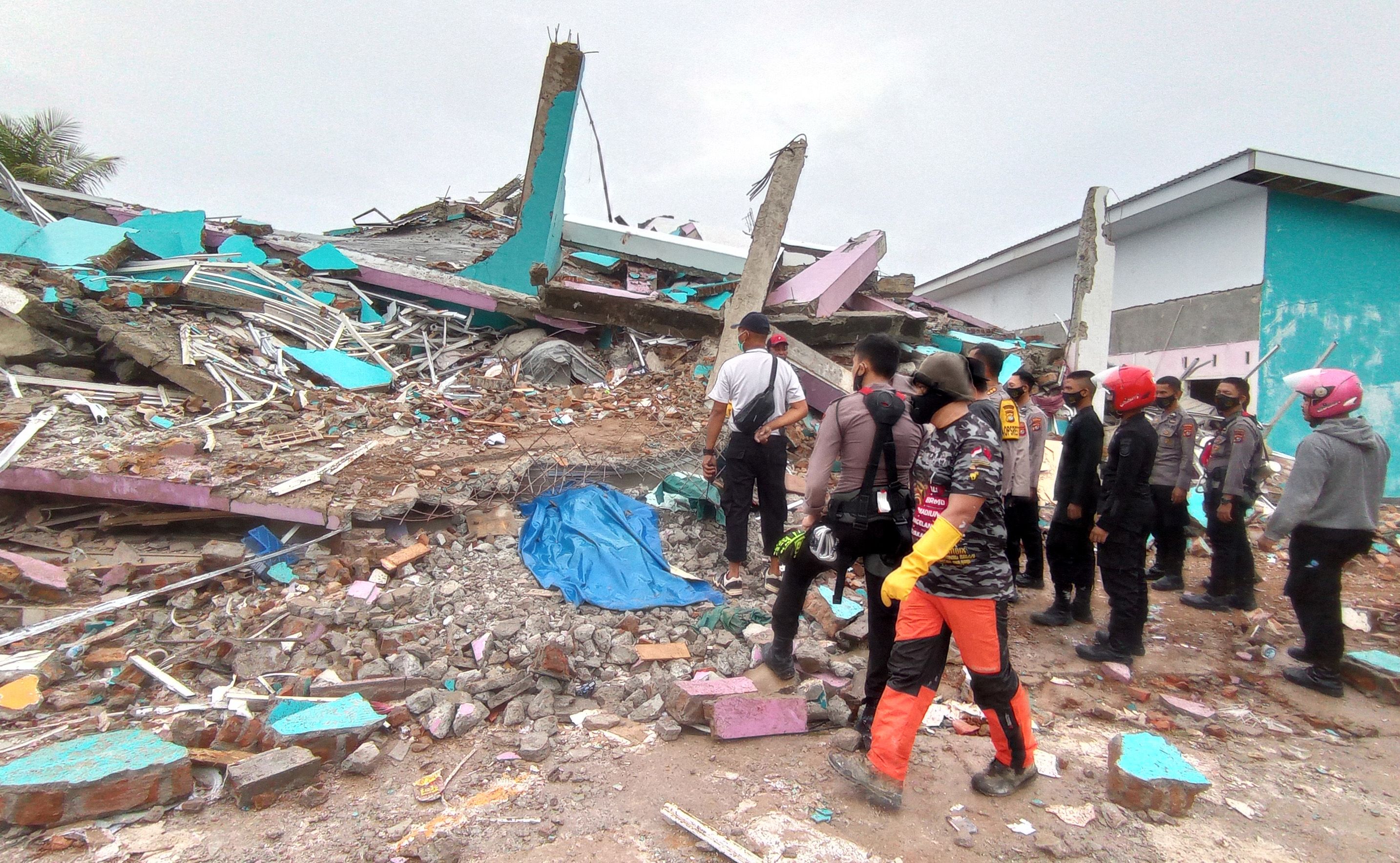 Bmkg Perkiraan Potensi Gempa Susulan Dan Berpotensi Tsunami Di Majene Malang Terkini