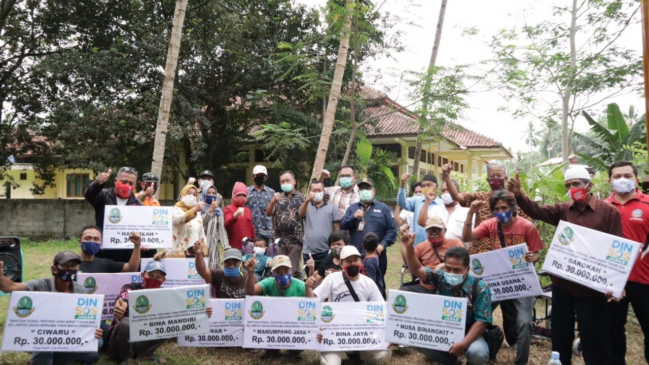 KELOMPOK Usaha Bersama (KUBE) yang mendapat bantuan modal usaha dari Dinsos Provinsi Jawa Barat.