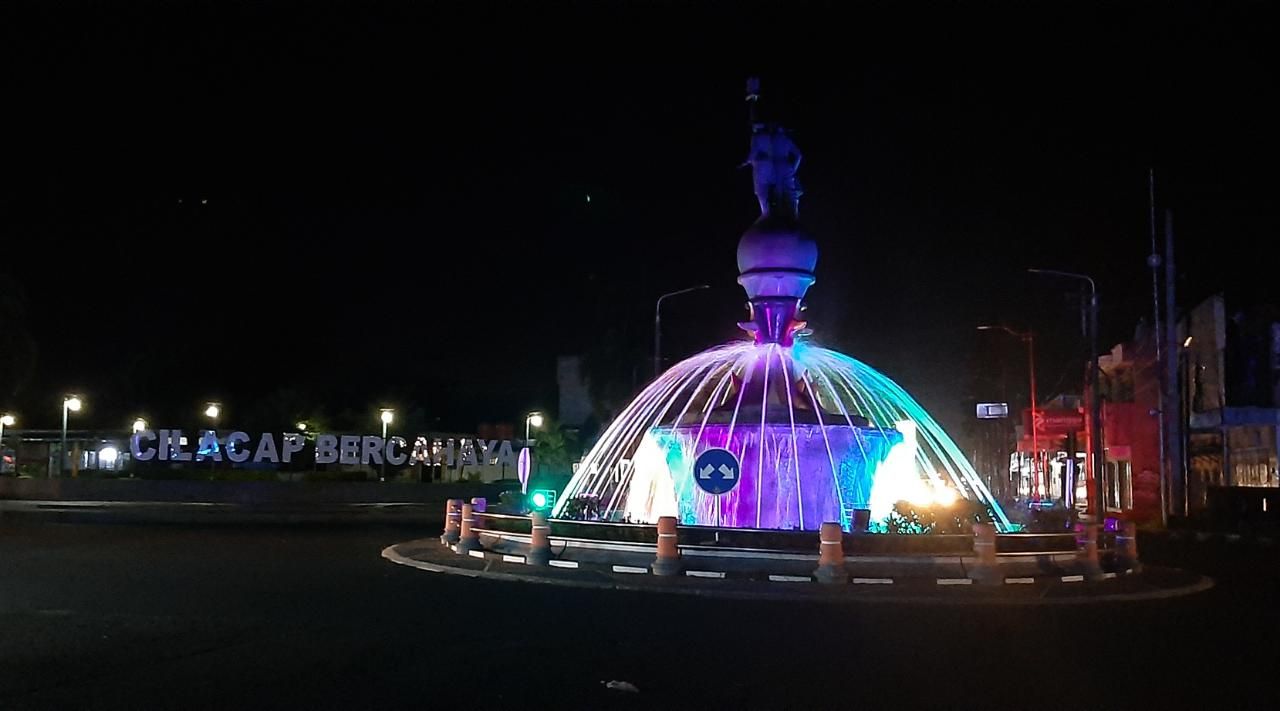 Alun Alun Cilacap Tidak Digunakan Sholat Idul Fitri 1442 H Sekda Pemkab Gelar Di Masjid Agung Portal Purwokerto