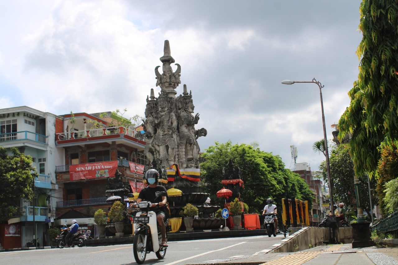 Kota Klungkung menawarkan ketenangan dan keramahan.