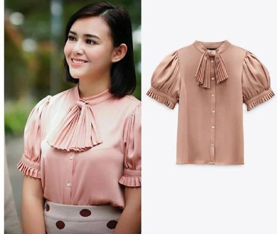 Blouse with plated bow merek Zara
