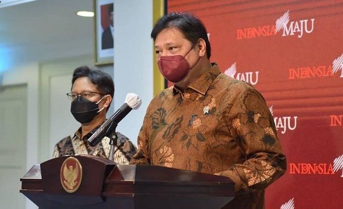Menteri Koordinator Bidang Perekonomian Indonesia yang juga merupakan Ketua Komite Penanganan Covid-19 dan Pemulihan Ekonomi Nasional (KPCPEN) Airlangga Hartarto.