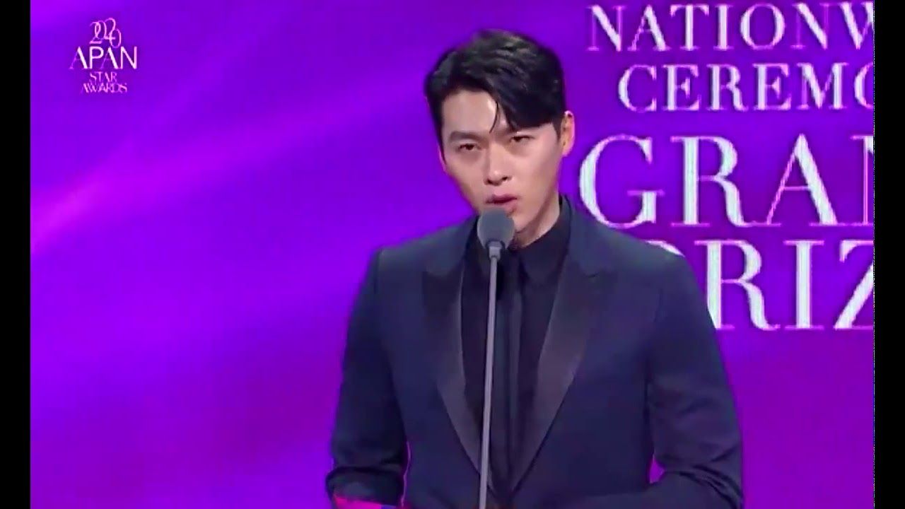 Hyun Bin Saat Menerima Penghargaan Daesang (Grand Prize) di APAN STAR AWARDS