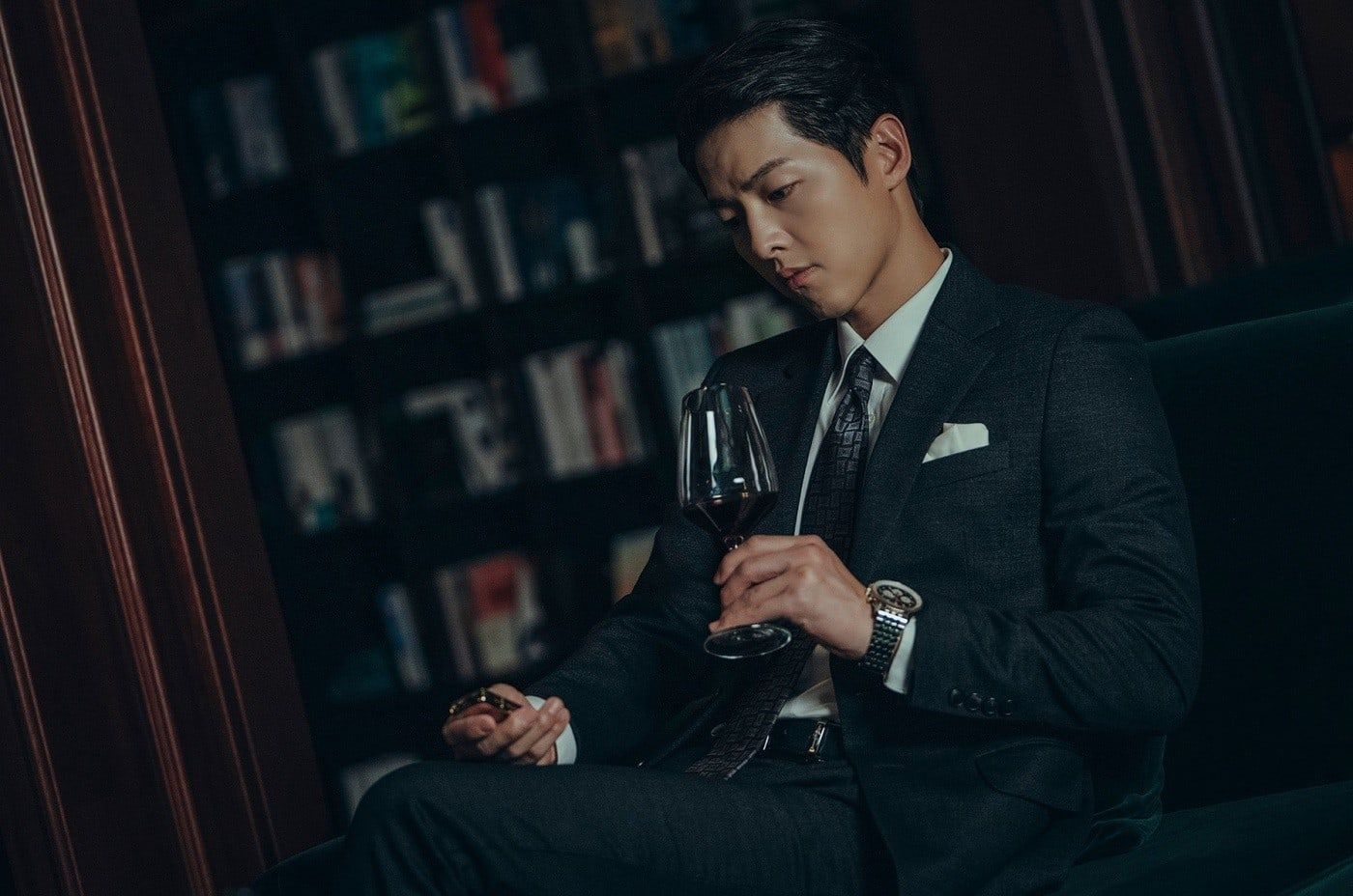 Song Joong Ki dalam drama "Vincenzo".