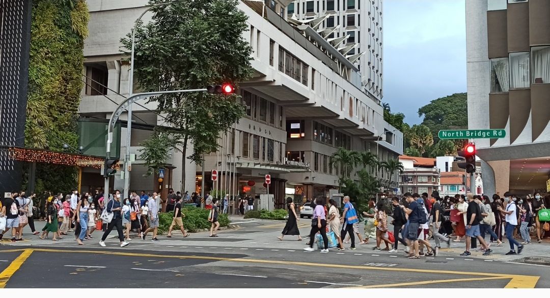 Suasana jalan raya CB fase ketiga di Singapura