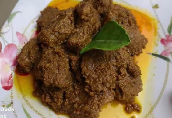 Resep Cara Membuat Daging Sapi Rendang Empuk, Gurih, dan Super Lezat