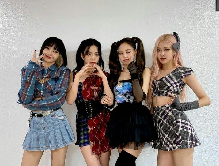 Lirik Lagu Playing With Fire dari Group Idol BLACKPINK - Portal Maluku