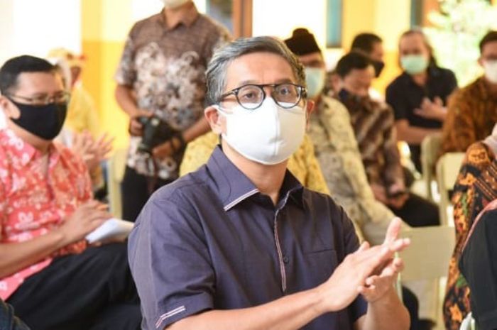 Anggota Komisi X DPR RI Putra Nababan saat melakukan kunjungan spesifik Komisi X DPR RI ke Kota Cilegon, Jumat, 29 Januari 2021 menanggapi perihal sekolah tatap muka di masa pandemi Covid-19.*