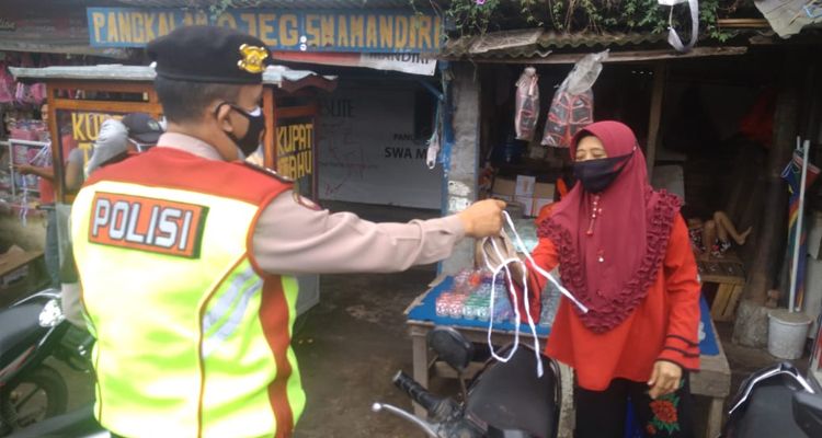 Operasi Yustisi Polsek Margaasih, di kawasan Pasar Dimensi, Kabupaten Bandung, Selasa 2 Februari 2021